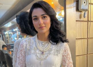 Sarah Khan Instagram - How was the show last night? 💕 @arydigital.tv Wearing @meeras.ns Jewellery @labella.pk.official