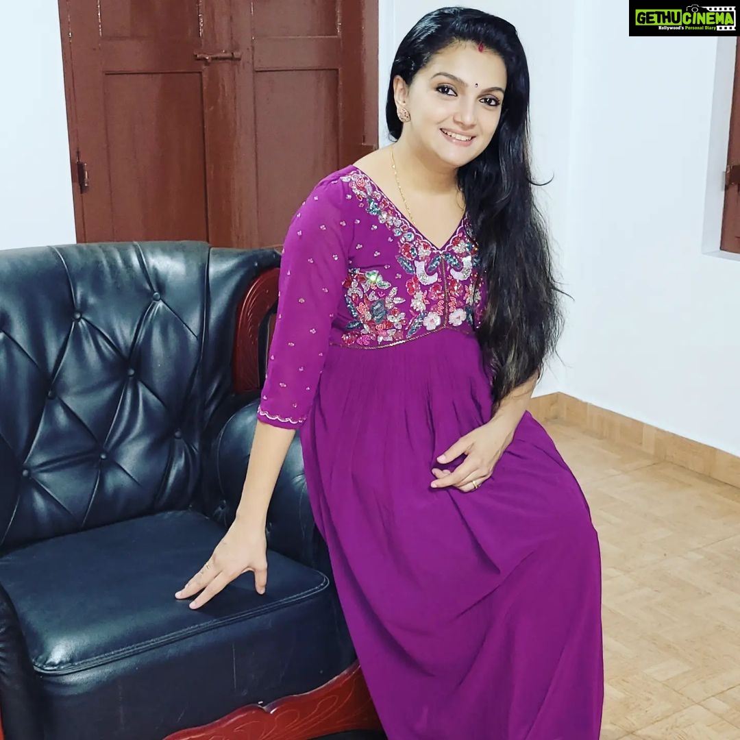 Saranya Mohan Instagram - Good Morning❤ 👗@yuvah_designs