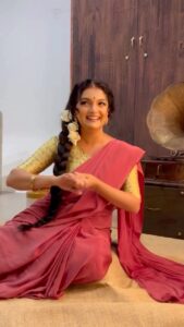 Saranya Mohan Instagram - @saranyamohanofficial #syambabu #manorama #magazine #photoshoot #behaindthescene