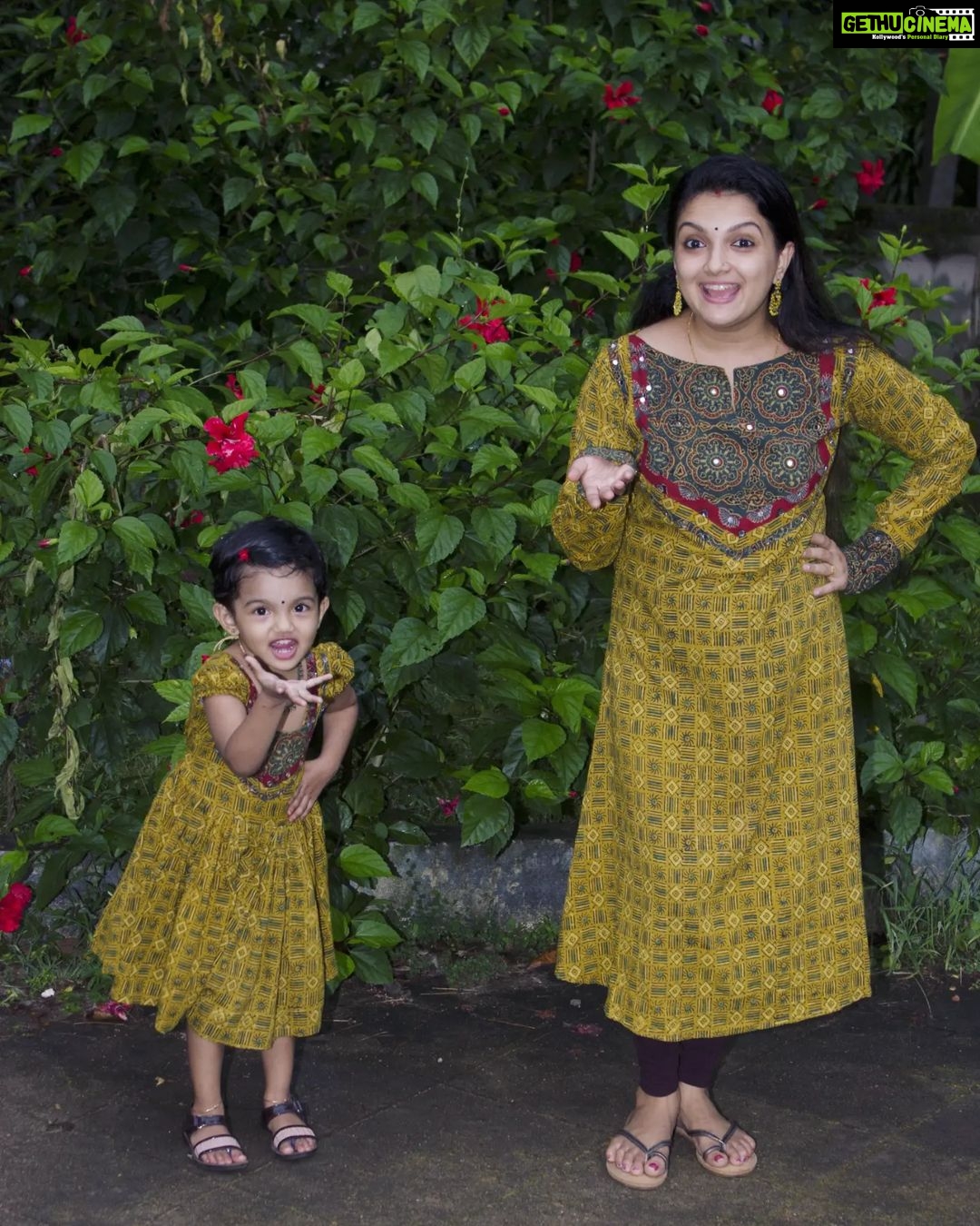 Saranya Mohan Instagram - ❤❤❤ 👗@_mayuracouture_