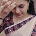 Saranya Mohan Instagram - Good Evening ❤ 👗 Copper Tissue Ajrakh Patch Set Mundu from @_mayuracouture_ Location : Thrikulangara Sree Mahavishnu Temple, Kakkamoola, Trivandrum. Temple is more than 800 years old കൊല്ലവർഷം 371 ൽ സ്ഥാപിതം ആയ ക്ഷേത്രം. തൃകുളങ്ങര ശ്രീ മഹാ വിഷ്ണു ക്ഷേത്രം, കാക്കാമൂല, തിരുവനന്തപുരം