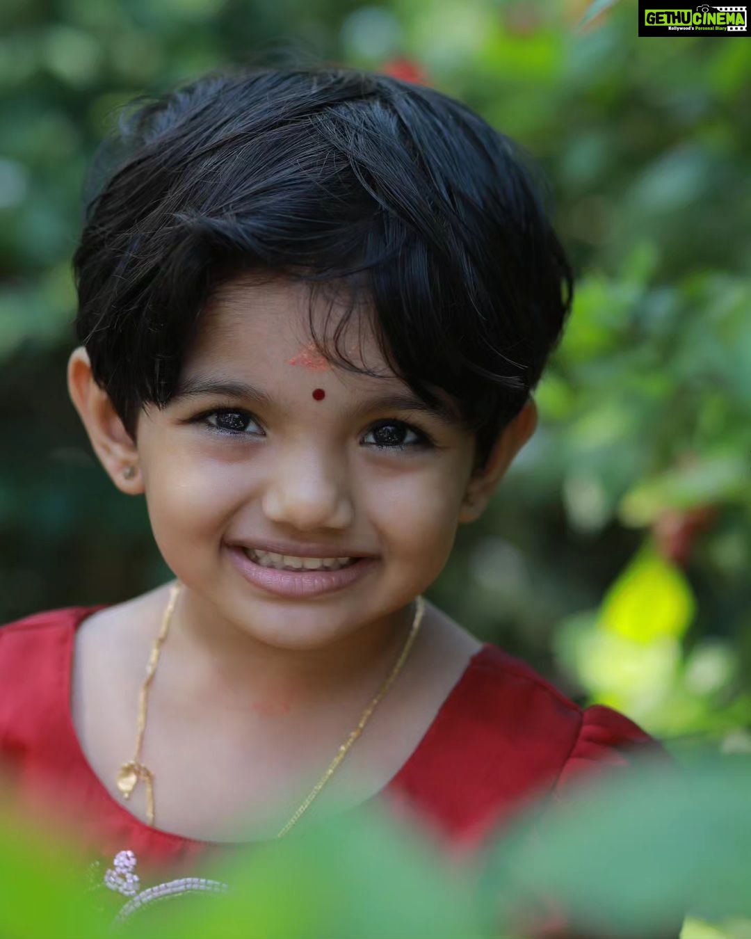 Saranya Mohan Instagram - Hello❤ 📷 @vivek_kovalam