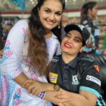 Saranya Mohan Instagram - Simple, beautiful, talented, humble, cute wife, loveable mother, sweetest humanbeing @saranyamohanofficial Sooooo Happy to see her after a long time💓 Ps: what a beautiful family 🧿 touchwood Godbless you guys #friends #monday #mondaymotivation #cricket #keralastrikers #positivevibes Kerala - God's Own Country