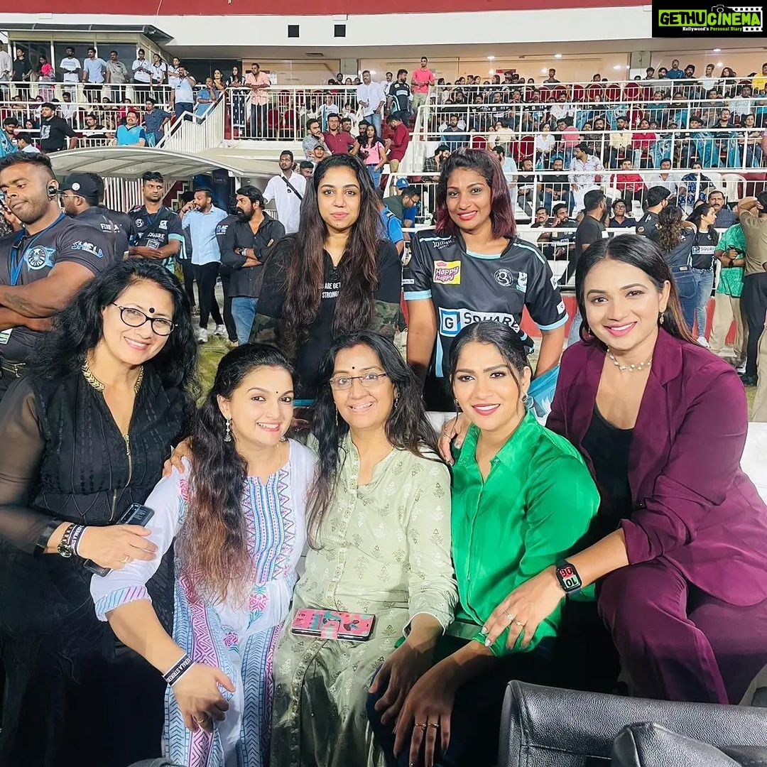 Saranya Mohan Instagram - 🥰🥰🥰❤ Greenfield International Stadium