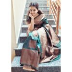 Saranya Mohan Instagram - @swami_bro be like : "Tooth Ache pose! "🤫🤫 Trivandrum, India