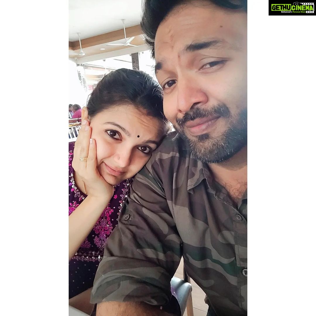 Saranya Mohan Instagram - പല്ല് വേദന പോസ് എന്ന് @swami_bro 🥲🥲