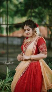 Sarayu Mohan Instagram - Felt this one is better than original reel because here is the unmatchable energetic @sajnan trying to do a quick choreo and she stole the show😁🤣♥️ Mua @meeramax_makeupartist_ Shot by @_story_telle__r Clad in @denairaboutique