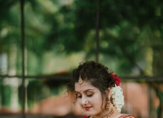 Sarayu Mohan Instagram - Felt this one is better than original reel because here is the unmatchable energetic @sajnan trying to do a quick choreo and she stole the show😁🤣♥️ Mua @meeramax_makeupartist_ Shot by @_story_telle__r Clad in @denairaboutique