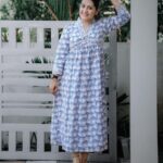 Sarayu Mohan Instagram – A must post soon pic😂
Because costume is from @cafefashion_by_remya_nair which is owned by @remya__nair 🤓🤓

Love for simple dress❤️

Click: @_story_telle__r Chottanikkara, India