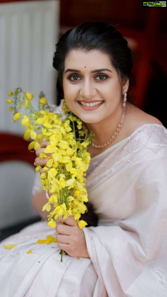 Sarayu Mohan Instagram - Vishu look by team♥ @swapna_weddings @nahaz_muhammed_ @jilappi @_sapnas_makeover @athiravramesh