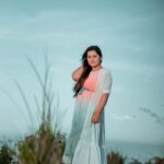 Sarayu Mohan Instagram - Remembering a beautiful day♥️ Long shrug by @binds_designer Click @_story_telle__r kalvari mount-idukki