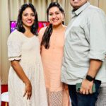 Sarayu Mohan Instagram - An advice to all women out there.. #advice #women #drive #family #relationships #husbandandwife #veenamukundan #valentine #romance #wedding #cinema #lifeafterwedding