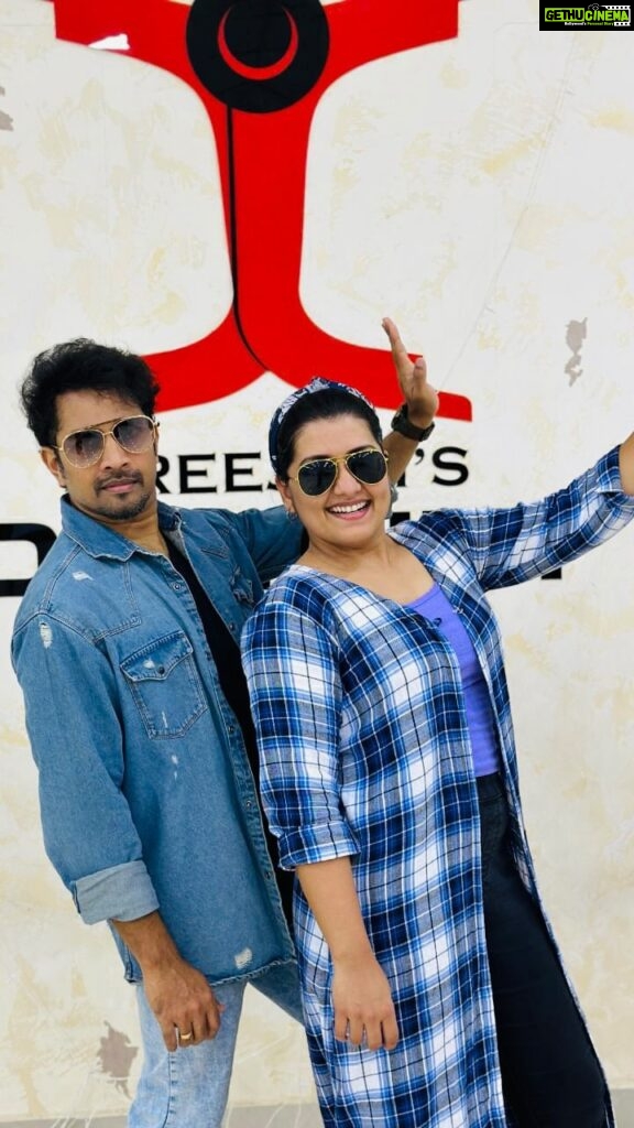 Sarayu Mohan Instagram - Everything about this is special because its all about @kunjamminishospitalmovie ❤️ Me wearing @violet_surplusboutique With our choreographer SreejithSir🥰 Dancity - Academy of Dance