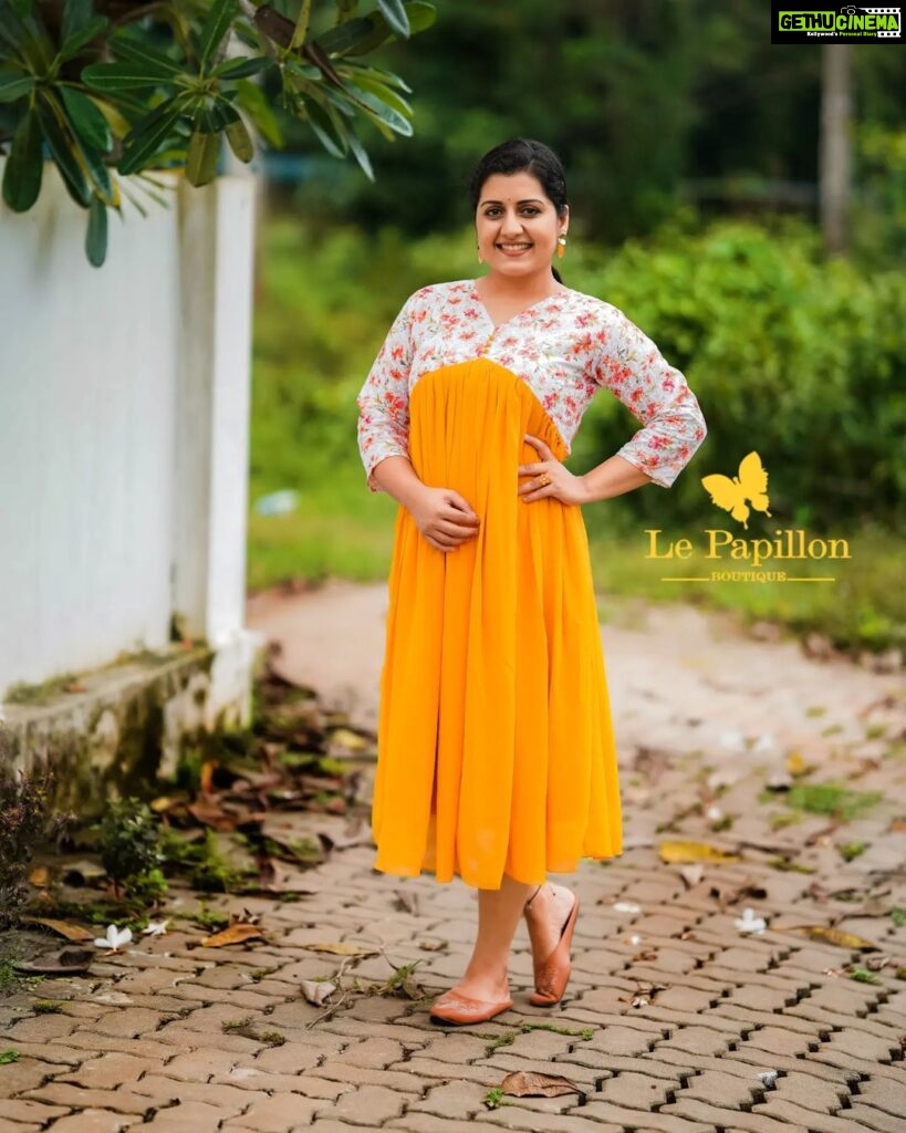 Sarayu Mohan Instagram - Bright day! Aliya cut frock,yoke printed hakkoba,bottom mustard yellow shade, lining attached,sizes,m to xxl Clicks @__vivid_snaps ♥ Chottanikkara, India