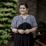 Sarayu Mohan Instagram - New one!♥️ Women's Aliyacut aline frock Puff sleeves Sizes,m to xxl @__akhil_babuttan__ clicks