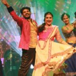 Sarayu Mohan Instagram - What an eve♥️ Thank u @asokkumar_gopi for the opportunity Sincere gratitude ACV @sunitharao_vr always love to learn from you and to dance with @jazzpekkers_offical is superfun♥️ Mua @meeramax_makeupartist_ Costumes @vasudevan.arun Clicks @sharan_b_nair Nishagandhi