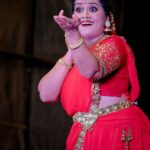 Sarayu Mohan Instagram - #sarayumohan #sarayu#dance #cherpulasseryayyppankavu #sarayu #sarayumohan Cherpulassery Sree Ayyappan Temple