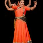 Sarayu Mohan Instagram - #sarayumohan #sarayu#dance #cherpulasseryayyppankavu #sarayu #sarayumohan Cherpulassery Sree Ayyappan Temple