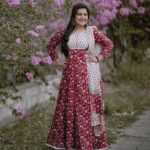 Sarayu Mohan Instagram - Cotton love Beautiful anarkali from @buy_the_trend_ That was a perfectly stitched one too♥️ @_story_telle__r click🥰