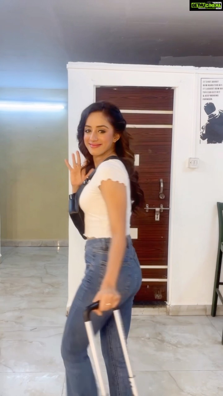 Sargun Kaur Luthra Instagram - 🌟 Ready for the ultimate travel hack? 🌟 @hopper & @hopper_southeastasia’s innovative app predicts flight and hotel prices, helping you save big on your Date. And the best part? They’re have Sale Every Month! 🎉 , you can score amazing deals on flights and hotels to destinations all around the world. Don’t miss out on this incredible opportunity to travel smarter and make unforgettable memories. 🙌 #HopperSale #TravelSmart #AdventureTime #Wanderlust. Mumbai, Maharashtra