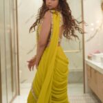 Sargun Mehta Instagram - Nigah marda ayi ve mera _ _ _ _ gawacha❤️ Fill karo zara toh blanks 👻 #17thmarch In THEATRES NEAR YOU Wearing - @anushkaabajaj Earrings - @balkishanjewellers Styled by - @d_devraj Photo - @daasmediaworks