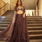 Sargun Mehta Instagram - If I was you, i’d wanna be me too 😉 Wearing @awignaofficial @thewisedesign Bangles @sachdeva.ritika Styled by @devs213