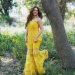 Sargun Mehta Instagram - Nigah marda ayi ve in theatres near you ❤️ Wearing @rococobyraghvi Styled by @d_devraj Pr @studioclick_india Shot by @daasmediaworks