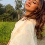Sargun Mehta Instagram - Sunshine ☀️