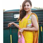 Sargun Mehta Instagram - Thank you for all the ❤ to junooniyatt.. we love you guys 🥰🥰 Saree @monikanidhii @spiffypublicrelations Styled by @d_devraj