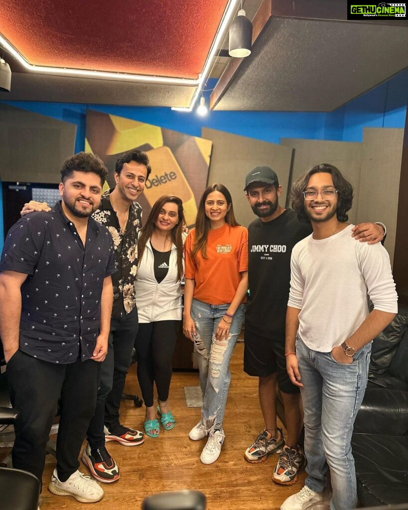 Sargun Mehta Instagram - We are loving your responses to the launch promos of #junooniyatt .. So grateful to our friend @salimmerchant …For giving us this masterpiece of a title track for the show … from our first call to him to now his child like excitement to create this marvel has been infectious ,thank you Raj and shraddha for lending your voices to the track …can’t wait for India to hear it in entirety @sulaiman.merchant @salimsulaimanmusic @shraddhapandit @rajpandit17 @vivekhariharan @muheetbharti @adityakalway Much love from Team @dreamiyata #comingsoon on @colorstv ❤️❤️