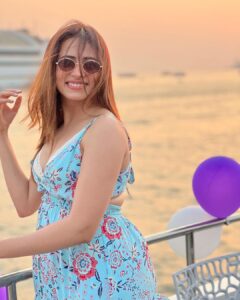 Sargun Mehta Instagram - Sunsets and love 💕
