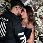 Sargun Mehta Instagram - Do u also crack up 😅when u look at your partner ‘romantically’ ?