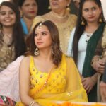 Sargun Mehta Instagram - Pyaar te bohot saara pyaar ..🙏 Thank you #QISMAT2 di saari team nu 💙