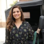 Sargun Mehta Instagram - Pyaar te bohot saara pyaar ..🙏 Thank you #QISMAT2 di saari team nu 💙