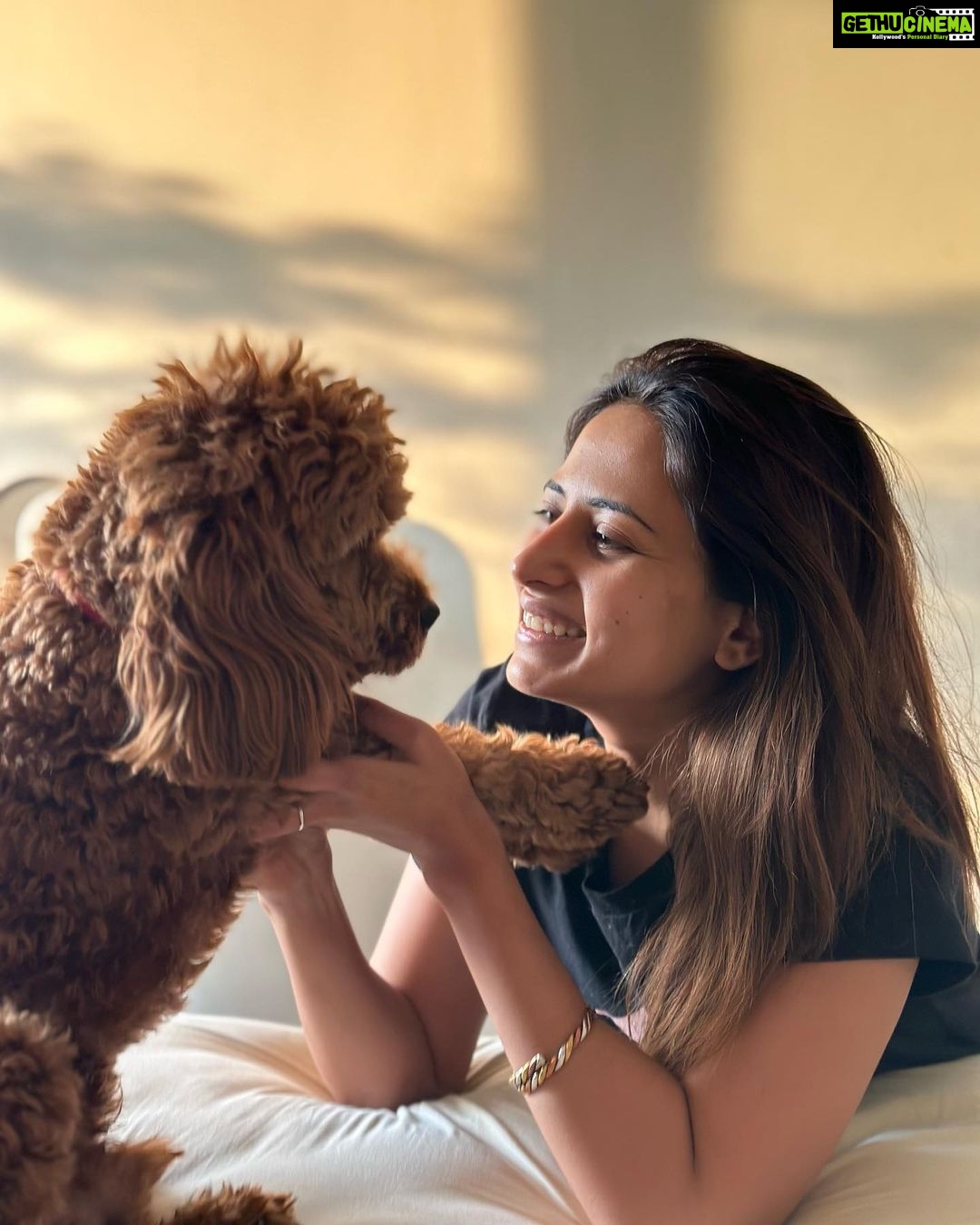 Sargun Mehta Instagram - No make up ,no filter .. just me wala din and 😀