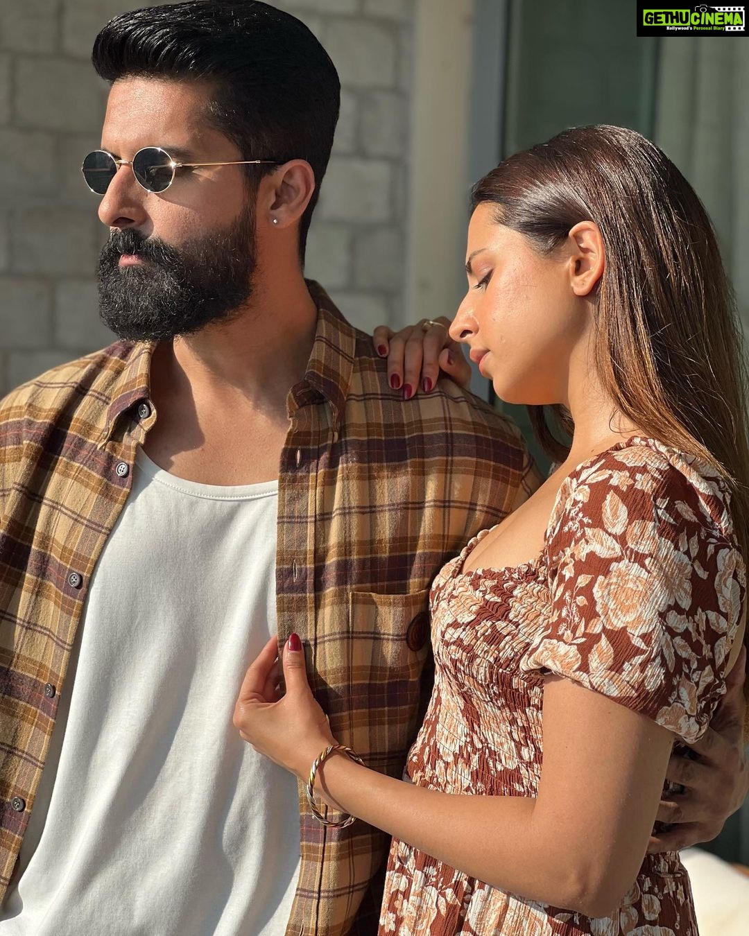 Sargun Mehta Instagram - teri shirt da main ta Button soniye..