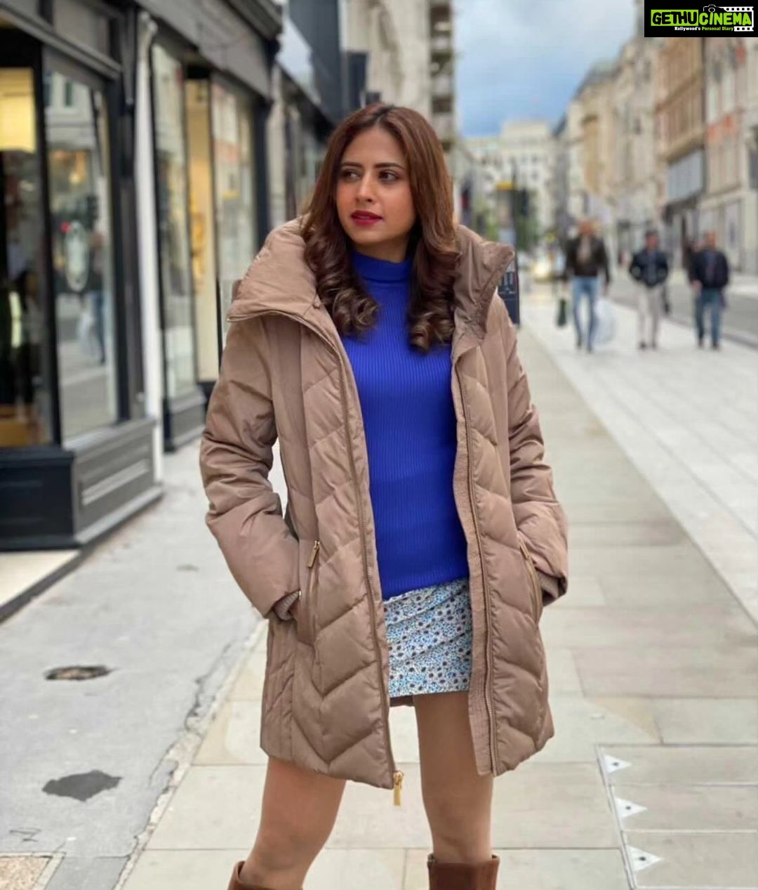 Sargun Mehta Instagram - Let your soul glow ✨️ 💛