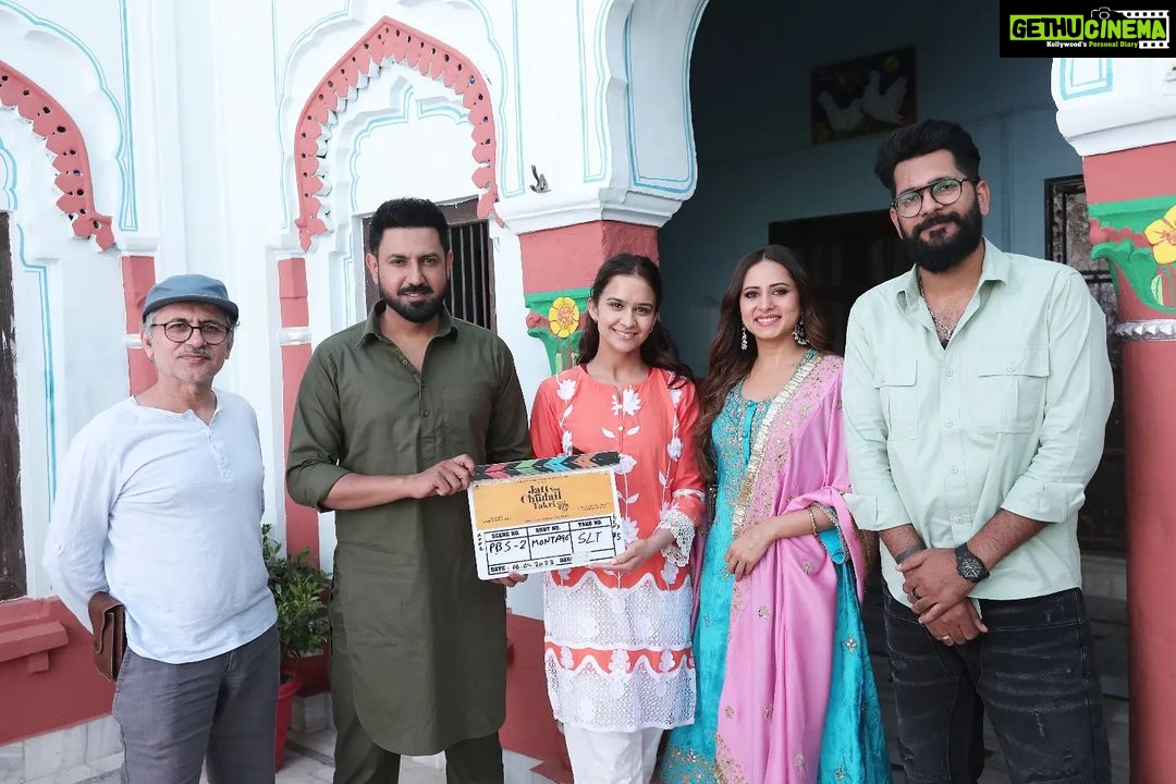Sargun Mehta Instagram - Welcome @roopigill_ to #jattnuuchudailtakri ... @gippygrewal @jaani777 @arvindrkhaira @vikas.vashisht @navneetmisser @srmanjain @vivek.sharma.ambala @theartofmakeupltd @amritpalsinghofficial1 @dreamiyata @desimelodies @gurmanas_singh