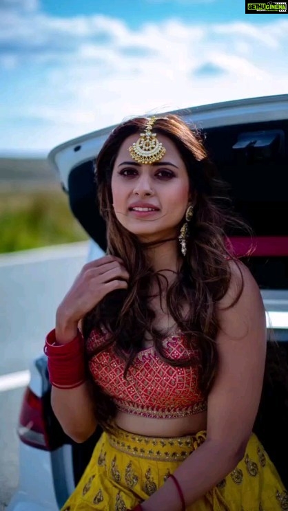 Sargun Mehta Instagram - Nigah marda ayi ve ❤️ #17thmarch2023 ONLY and ONLY in theatres 🎥... TITLE TRACK OUT NOW 💃 #nigahmardaayive #gurnambhullar #sargunmehta