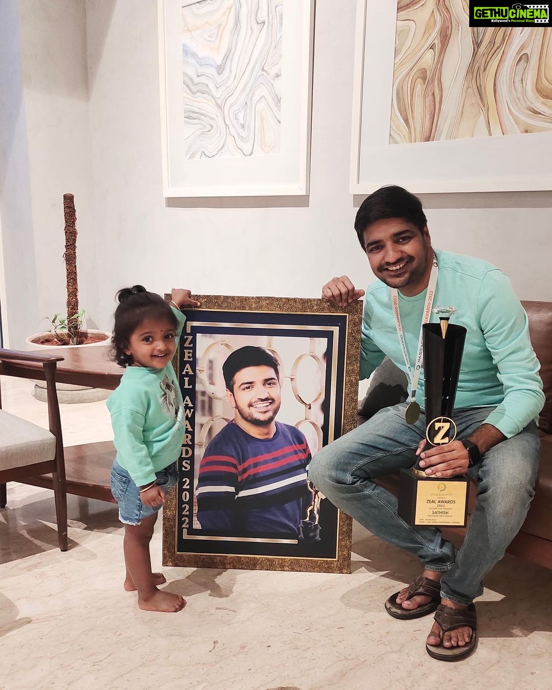 Sathish Instagram - Received favourite hero debut award for #naaisekar π€ππ€ Thank u so much #ZealAwards π€ππ» Special thanks to #KalpathiAghoram sir #Ganesh sir #Suresh sir @archanakalpathi @aishwaryakalpathi @kishorerajkumar @venkat.manickam @passwordchanneltn @vignesh_antony God and Cinema fans ππ»π€π€ππ»