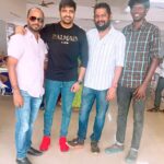Sathish Instagram - Oru Function la….. With #vithaikkaaran Team ❤️ @venkithechamp @kvijay_pandi @whitecarpetfilms @yuva__karthick