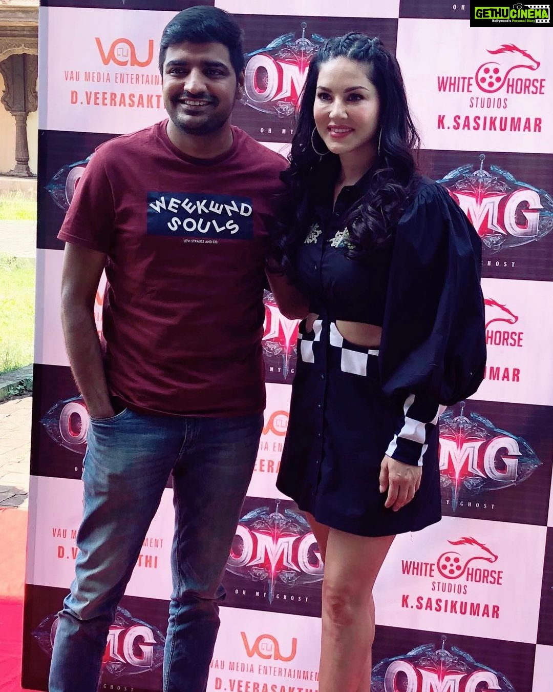 Sathish Instagram - Chumma… apdiye… jolly ya… @sunnyleone kooda Oru photo 😍😁😍☺️ #ohmyghost #omg