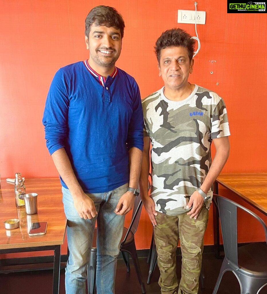 Sathish Instagram - Met Kannada Super Star #shivrajkumar sir. It was such an honour meeting u sir. Such a warm, humble and a down to earth person. Longlive sir 🤗🤗🤗
