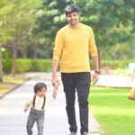Sathish Instagram - அப்பா - மகள் 😍😍😍