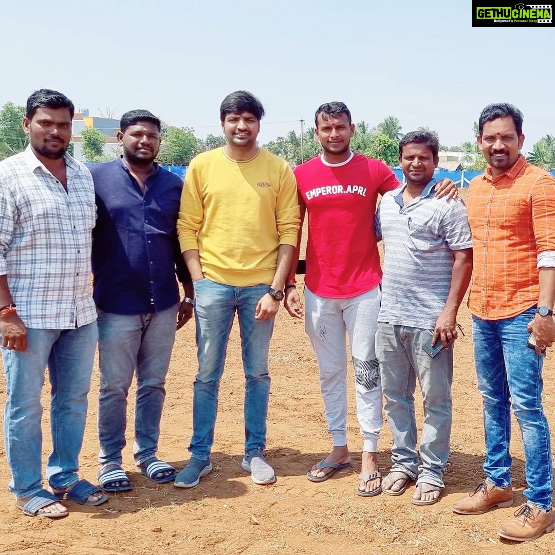 Sathish Instagram - Nice time with u @natarajan_jayaprakash bro and ur family 🤗😍🤗 Inspiration for all hard workers 💪💪