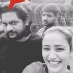 Sathish Instagram - Director kovama shot ready nu vandhaaru… Aana….🤨🤨🤨 #theboys 😜 @venkithechamp @simranguptaofficial @whitecarpetfilms @kvijay_pandi