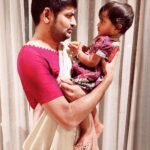 Sathish Instagram - அம்மா வெளியே சென்றிருக்கும் போது தூங்கிக் கொண்டிருந்த குழந்தை எழுந்து அம்மா வேண்டும் என்று அடம் பிடிக்கும் போதெல்லாம்..... 😍😍 இனிமே கேப்ப.... 😜😜