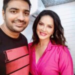 Sathish Instagram - @sunnyleone is one of the nicest person I have come across in this industry, great actor and a superb dancer. It was absolute pleasure working with such an actor. Awesome human being 😍🤗😍 #OhMyGhost #OMG