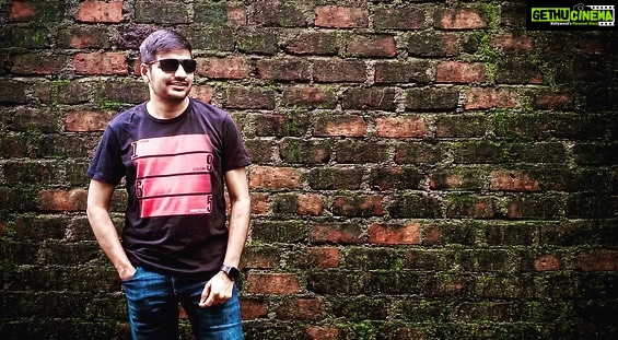 Sathish Instagram - Raining Mumbai... Gaining positive vibes from @sunnyleone 😍😍😍 #OhMyGhost #OMG Pic courtesy @arjunan_actor 🤗