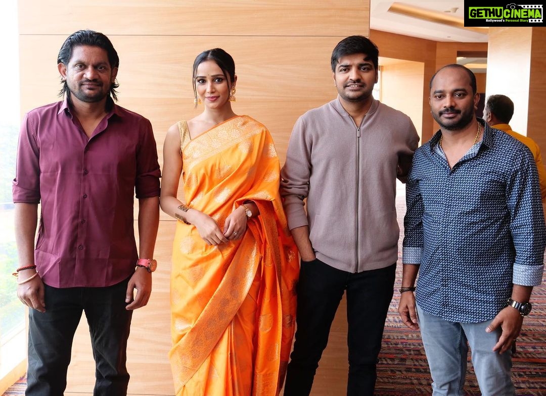 Sathish Instagram - Happy to Announce My Next Project Produced by @whitecarpetfilms Directed by @venkithechamp Thank u so much @lokesh.kanagaraj bro for kick starting with the Pooja❤️🤗 @simranguptaofficial #aanandharaj @rameshthilak @thangadurai_actor @yuva__karthick @muralikrishnan_cinema @kirthikhasekar @Chandru_ranganathan @teamaimpro